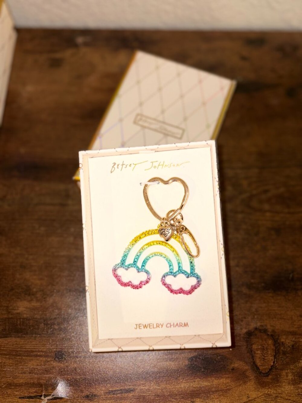 Betsey Johnson Rainbow Bag Charm Keychain Gold Tone Glitter Rainbow Jewelry Char - Picture 2 of 2